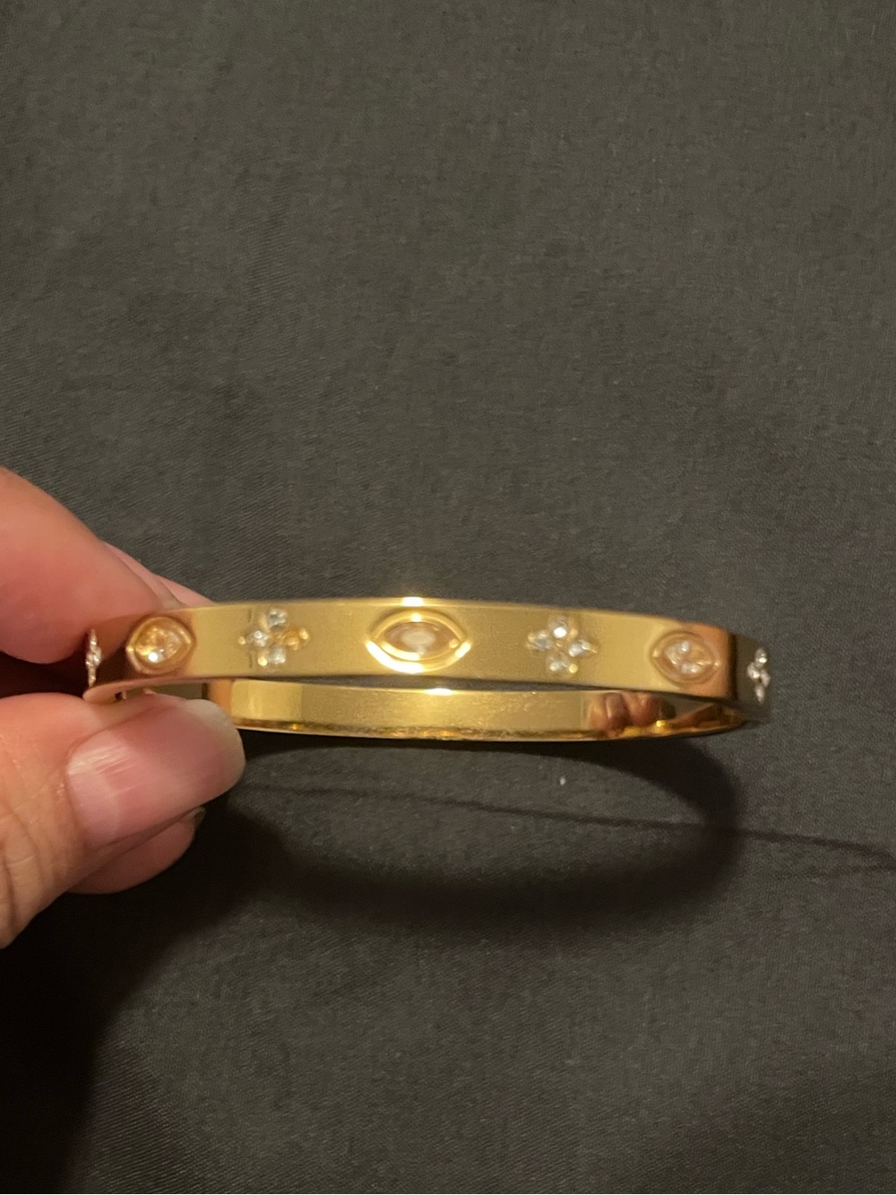 New - 18k gold plated stainless steel bangle